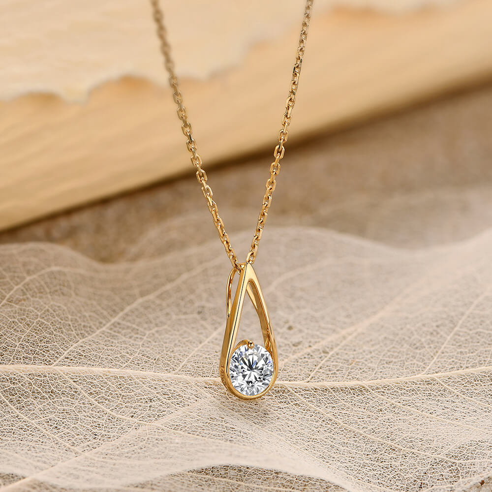 Belamol® Moissanite Round Cut Solitaire Suspended Necklace